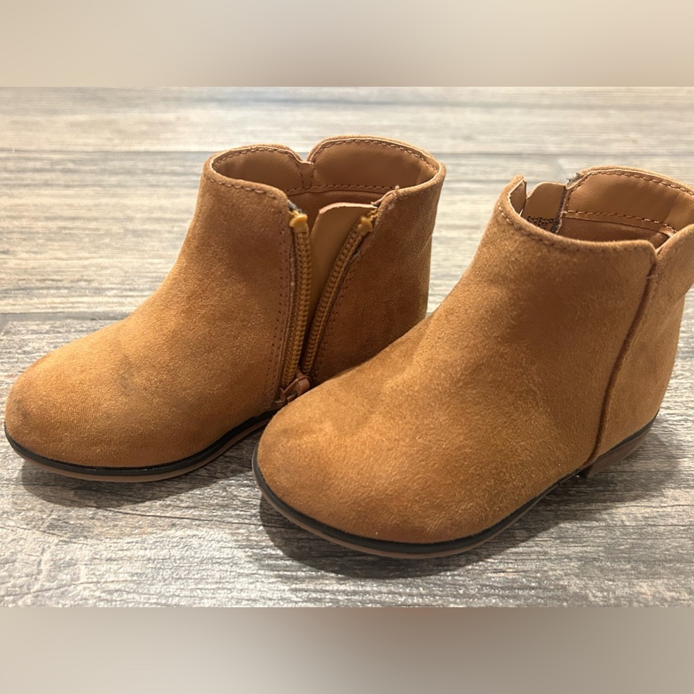 Cat & Jack Boot Bundle - Picture 3 of 7